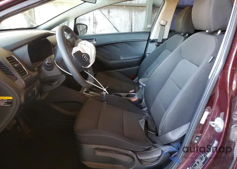 2017 Kia Forte Lx z USA, uszkodzony, nr VIN 3KPFK4A78HE115469